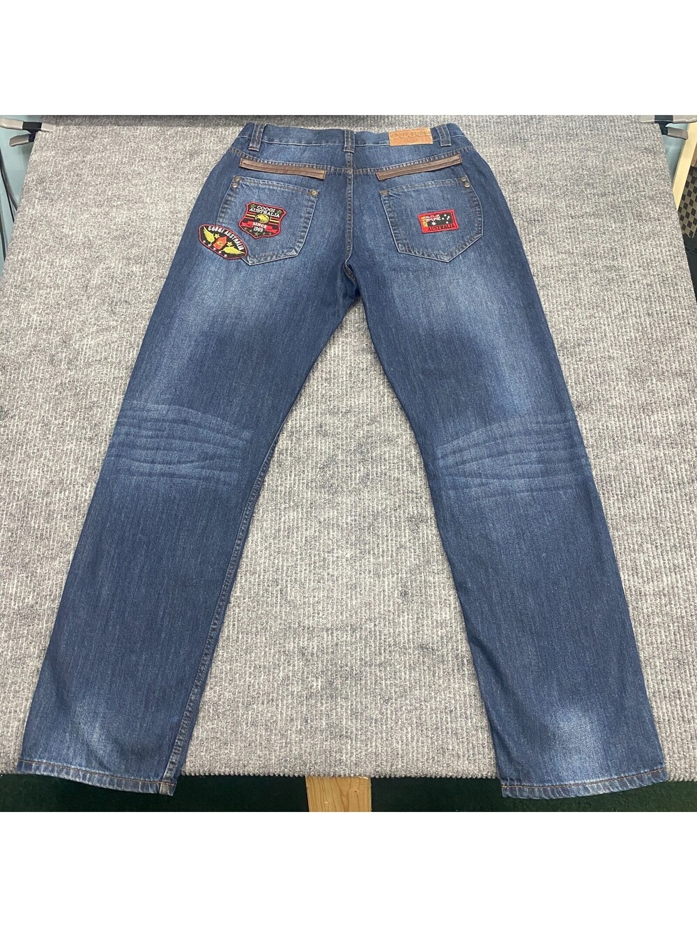 Vintage Coogi Jeans Mens 36x34 Blue Stonewash Denim Embroidered Patches Pants - Picture 3 of 15